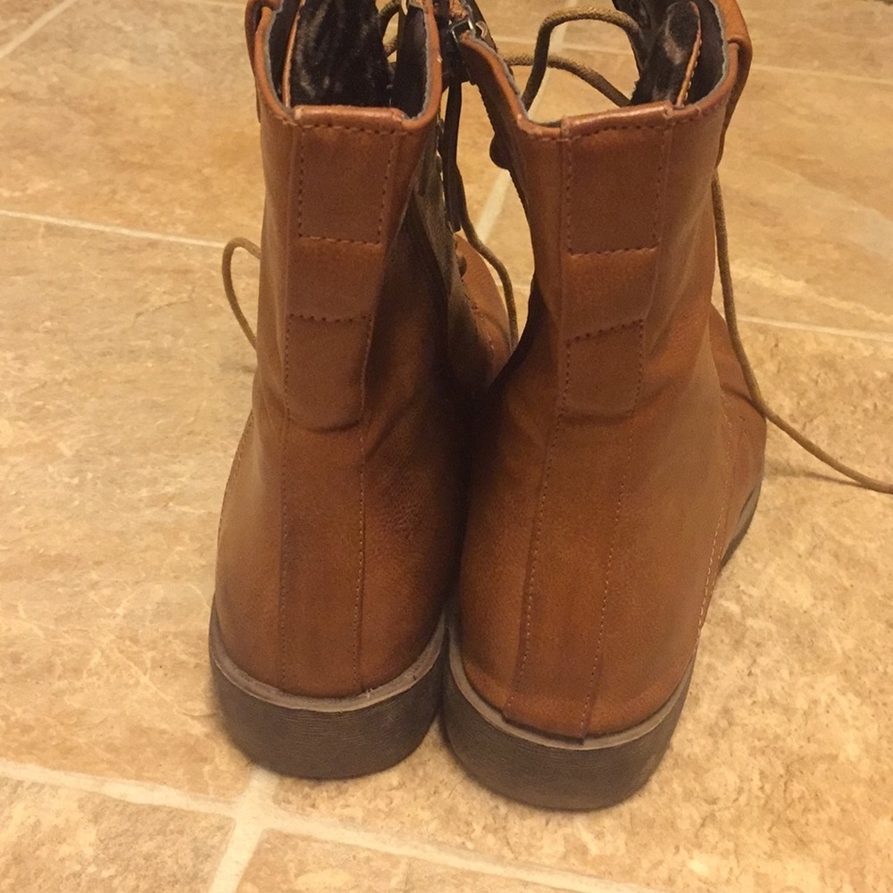 Very cute brown boots - Picture 3 of 7